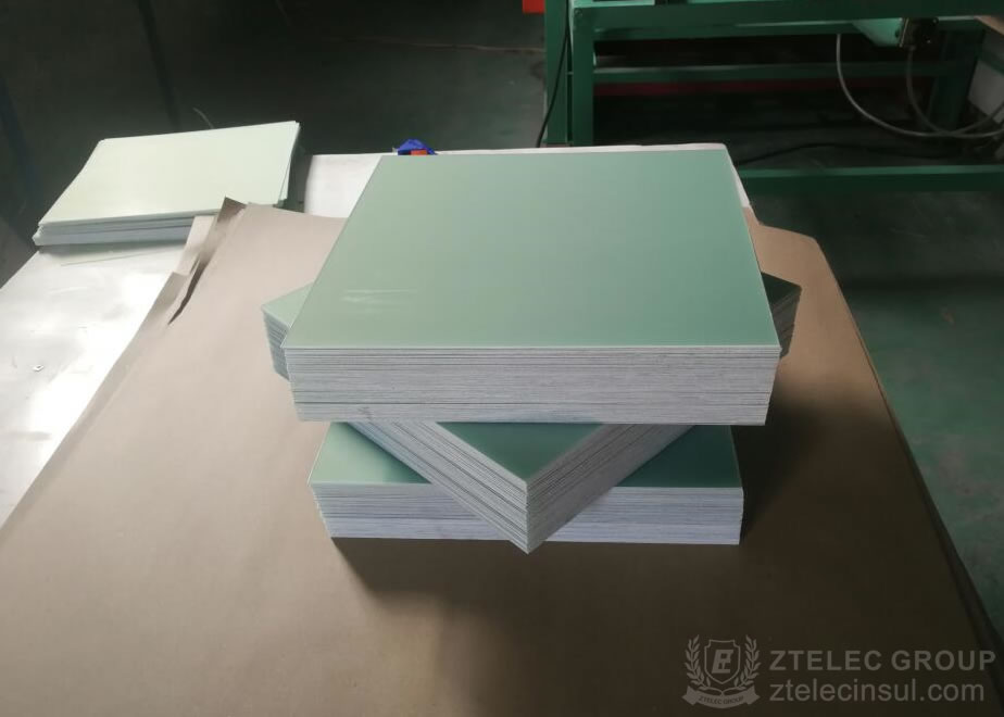 FR4 fiberglass sheet dielectric constant and conventional thickness